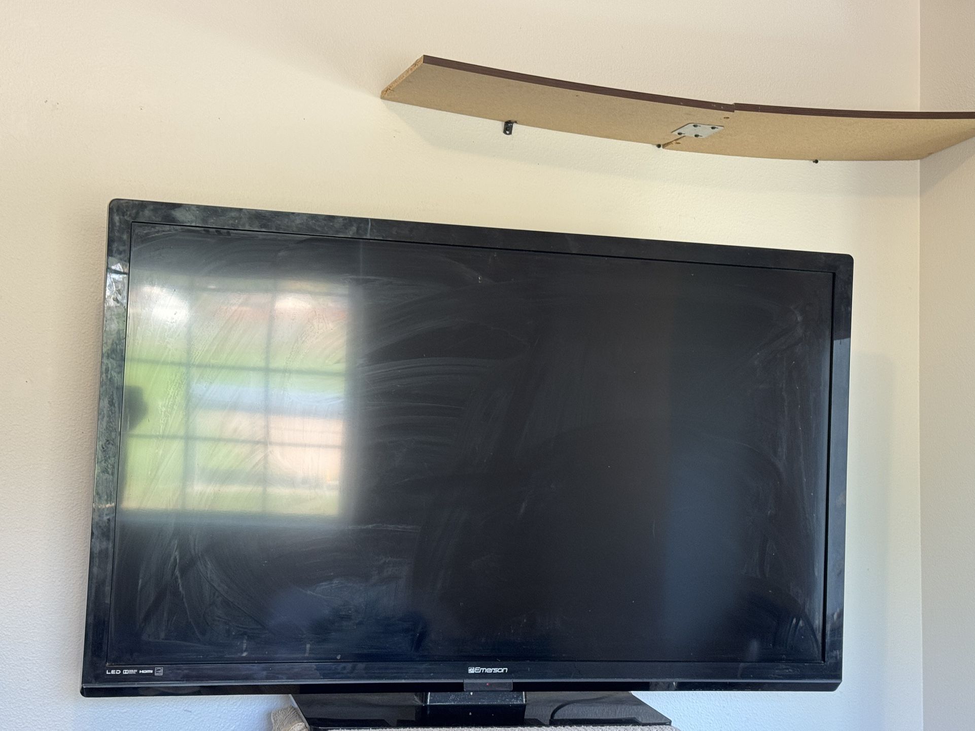 55inch Emerson Tv