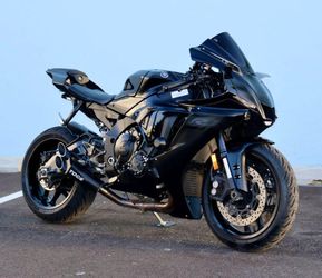 2020 Yamaha YZF-R1
