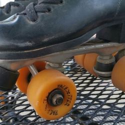 Roller skates size 6 (Pacesetter)