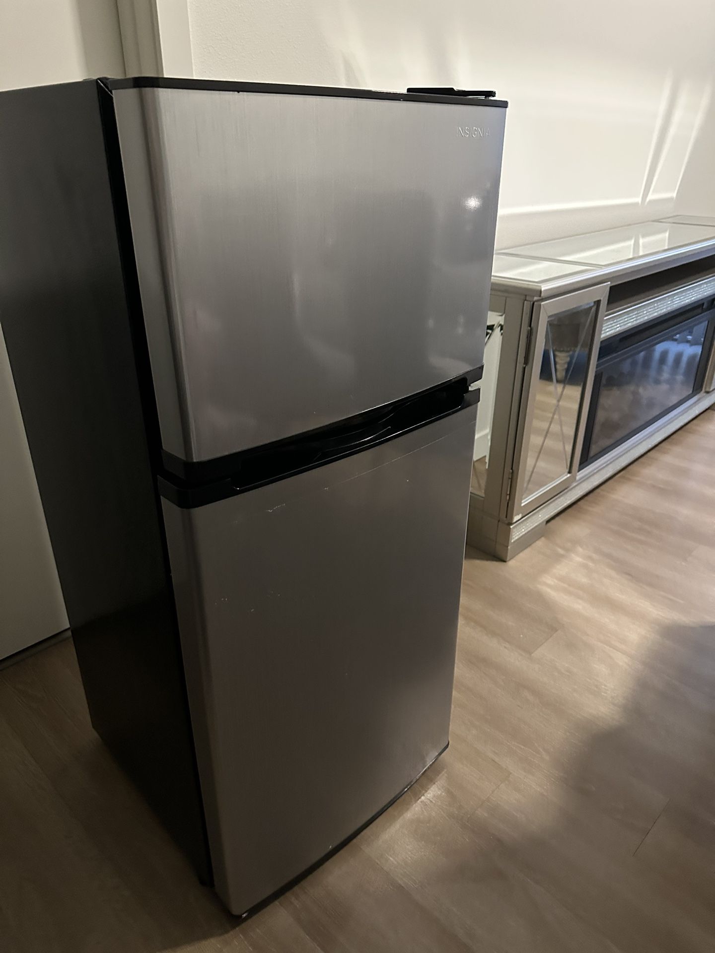 Mini Fridge With Top Freeze