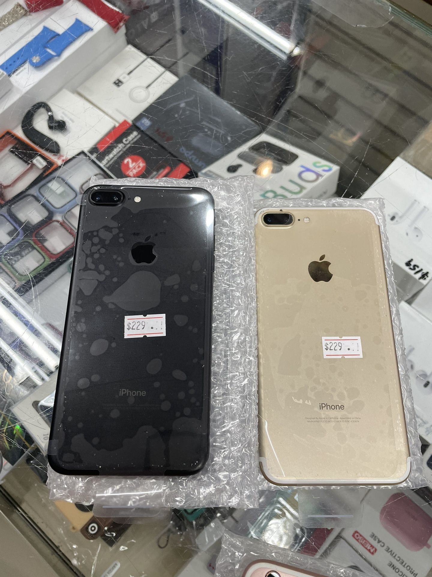 IPHONE 7 PLUS FACTORY UNLOCKED 