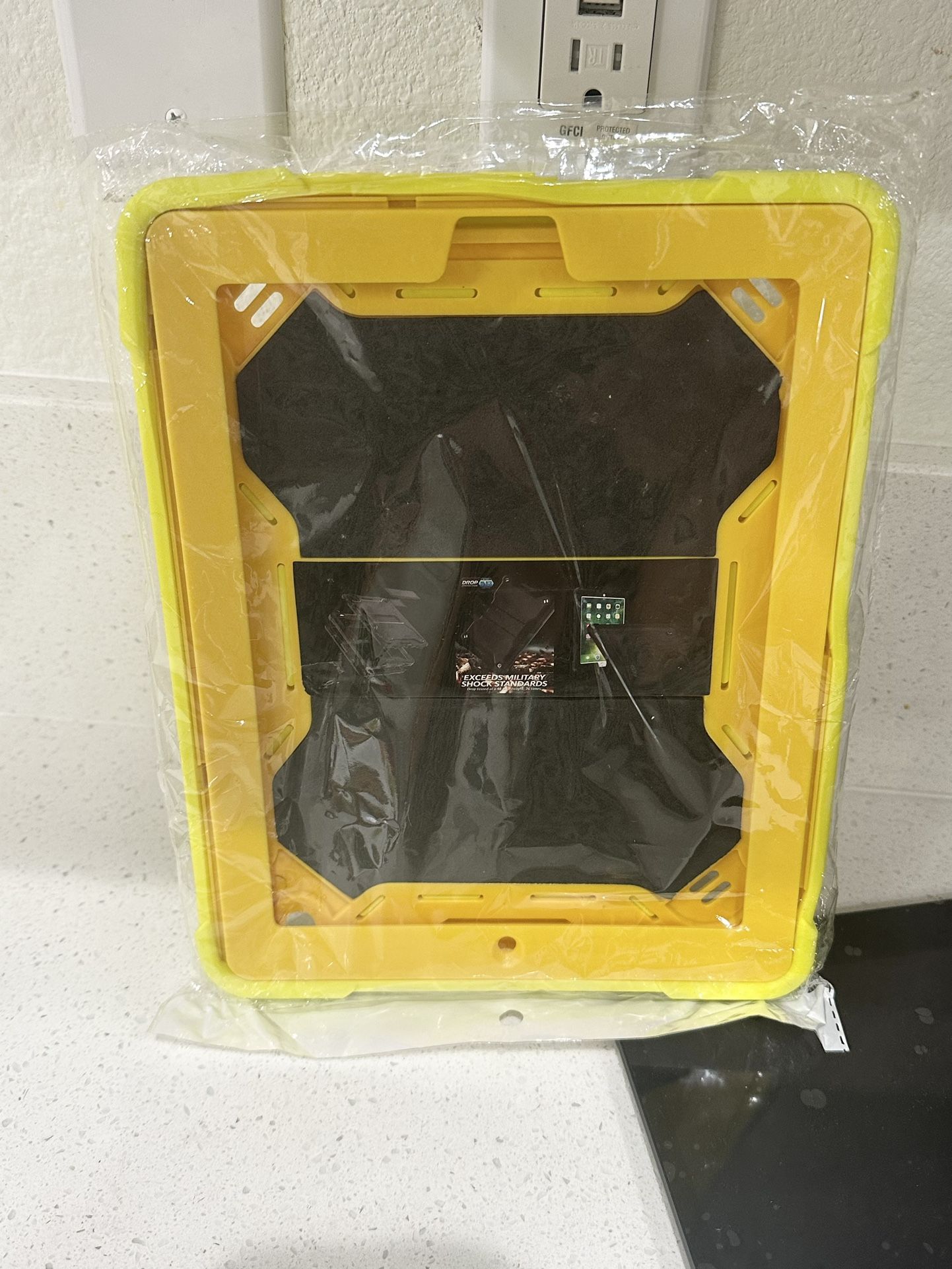 iPad 2,3,4 Protective Case Yellow Brand New