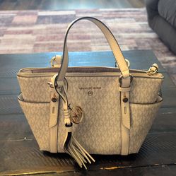 Michael kors purse and card wallet