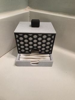 Qtip holder/dispenser