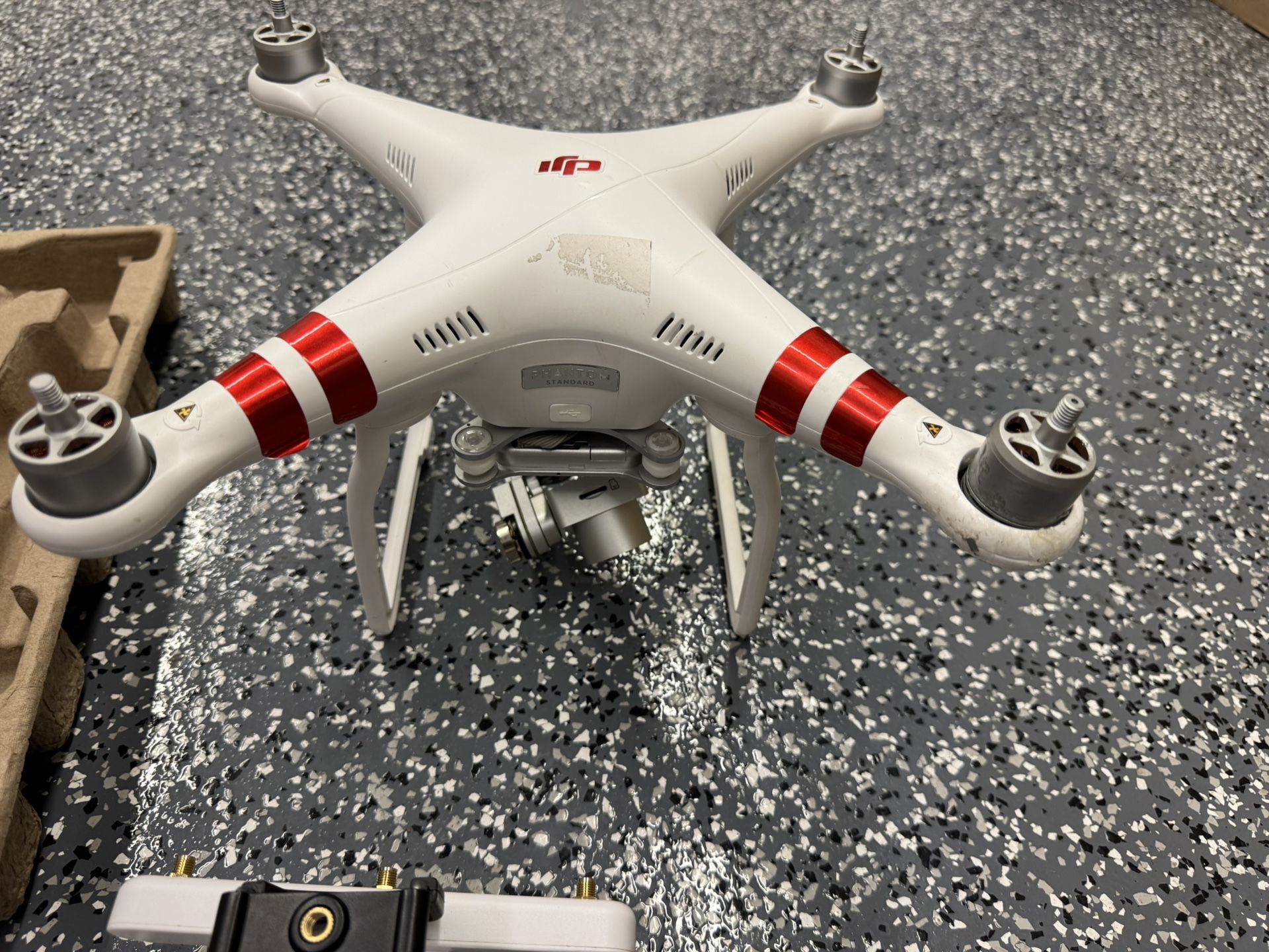 DJI PHANTOM 3 DRONE (PLEASE READ DESCRIPTION)