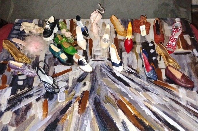 A Lot Of 35 Vintage Just The Right Shoe by Raine Collection. Figurines, Trinkets, Porcelain Etc 1998 Vintage