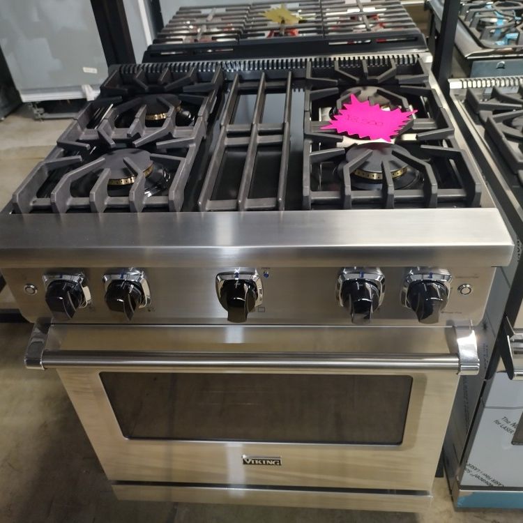 VIKING 30 INCH WIDE GAS RANGE 