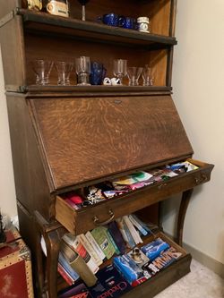 Secretary/Hutch