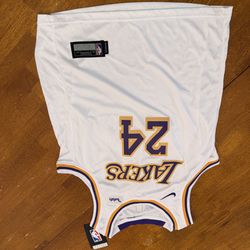 Nike Youth XL Kobe Bryant stitched