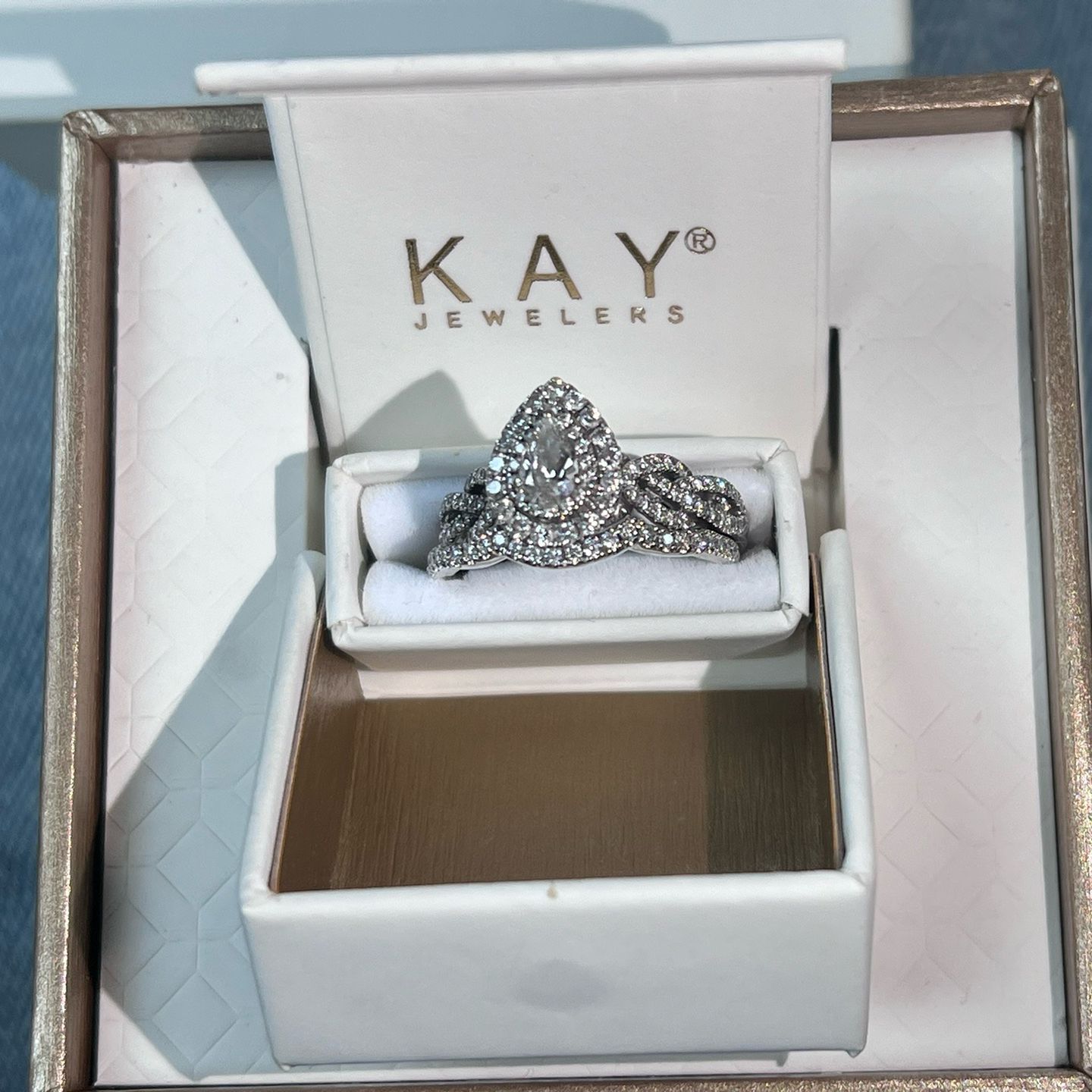 Neil Lane Hollywood  Designer Engagement Ring And Wedding Band Set