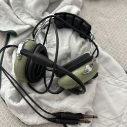 Vintage David-Clark H10-20 Pilot Headset