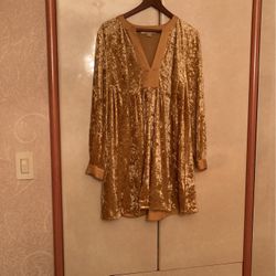Gold Boston Proper Dress Size Small Runs Big Like A Medium