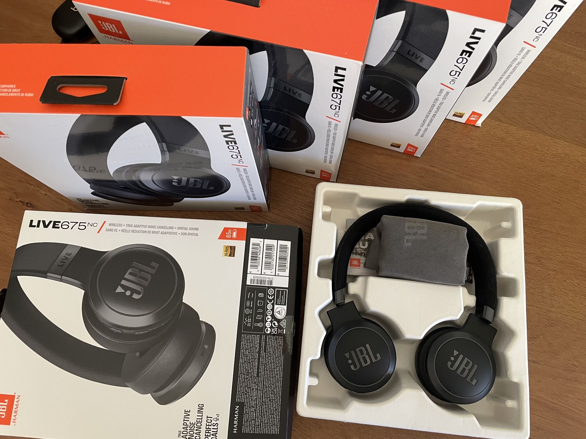 JBL Live 675NC Wireless Noise-Cancelling On-Ear Headphones - Open Box