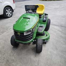 John Deere Lawn Tractors