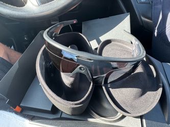 Meta Oakley vanguard shades