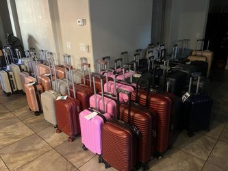 🧳 Premium  Hardshell Luggage– Buy Separate or as a Set! 🧳 📍 Pickup: S. Durango & 215 (near IKEA)  Travel in style with this brand-new l