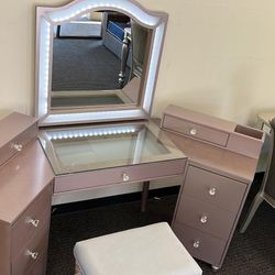 Pink Vanity Desk $10 Down Payment And Financing Available