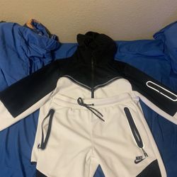 Nike Tech Fleece Jogging Suit