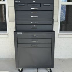 LIKE NEW US General 11-Drawer Rolling Tool Chest Combo