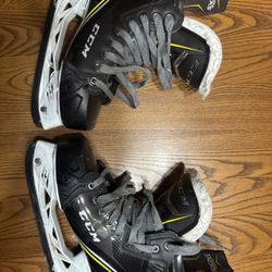 CCM Hockey Skates SZ 7.5