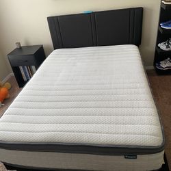 Full Size Bed 