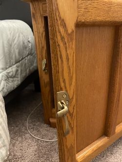 2 Oak Wood Nightstand with Cabinet Door