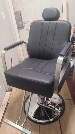 BRAND NEW BARBER CHAIR