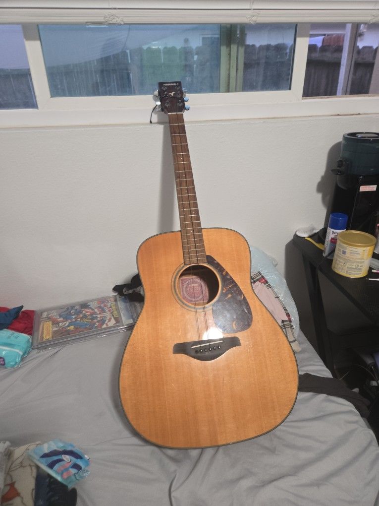 Yamaha FG700S acoustic guitar