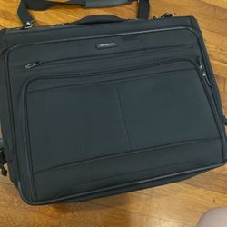 $45 - SAMSONITE Folding Suit Travel Case