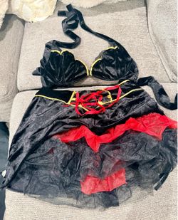 Leg Avenue Sexy Pirate Two Piece