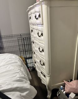 French provincial Chest With 5 Drawers