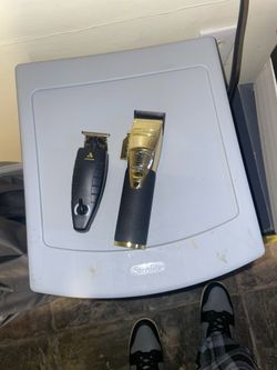 Professional Clippers W Batterie Charging Port Included