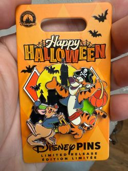 Disney Pins Happy Halloween Winnie the Pooh Limited Release