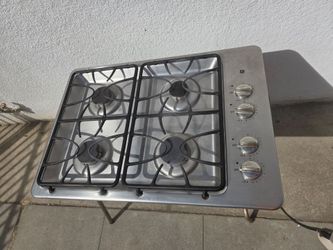 GE 30 in. Gas Cooktop in Stainless Steel