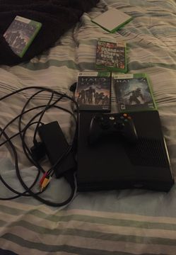 Good Condition Xbox 360 + 1 controller and games
