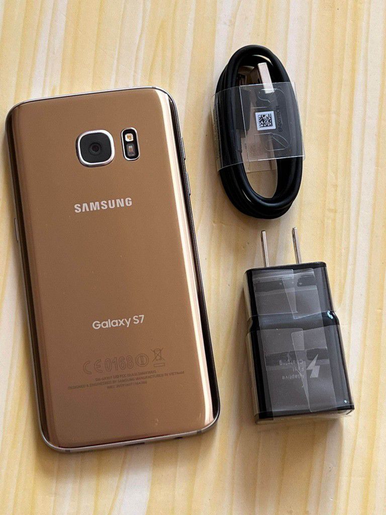 Samsung Galaxy S7 || Factory Unlocked, Nothing wrong works perfectly, Excellent condition like new.