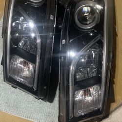 Left & Right Headlights 2015-2018 Kia Sedona 