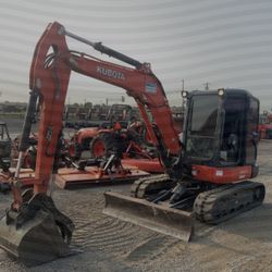 Limpieza De Terrenos, Nivelación, Se Riega Tierra 