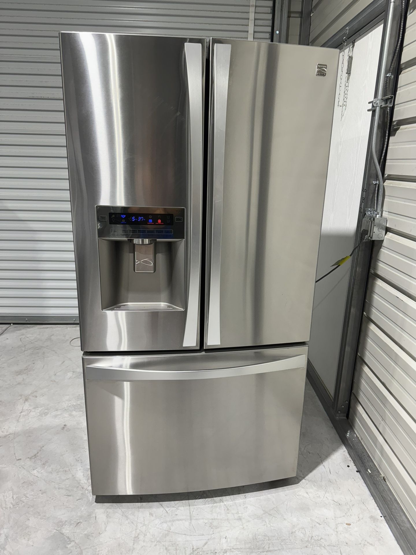 Samsung Refrigerator works Great 