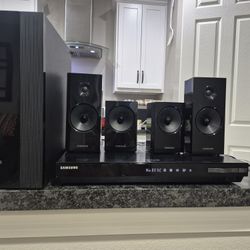 Samsung HT-E5500W/ZA, HOME THEATER BLU-RAY 3D WORKS PERFECTLY, REMOTE CONTROL NOT INCLUDED 