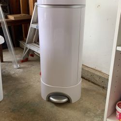 Diaper genie