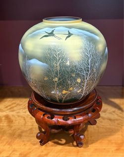 Vintage Japanese Kutani-yaki Porcelain Vase
