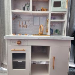 Kitchen Play Set. Fully Assembled 