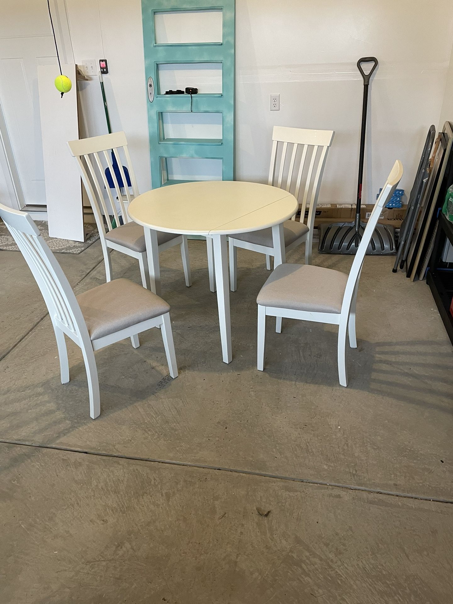 36” Round Kitchen Table