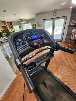 Horizon Fitness T303 Treadmill – Barely Used