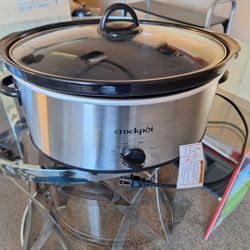 Like New Slow Cooking Pot 