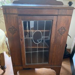 Antique Bar/Curio/China/Display Cabinet