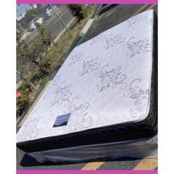Queen size mattress/ Colchon