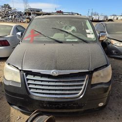 2010 CHRYSLER TOWN& COUNTRY, FOR PARTS ONLY!! SOLAMENTE PARA PARTES!