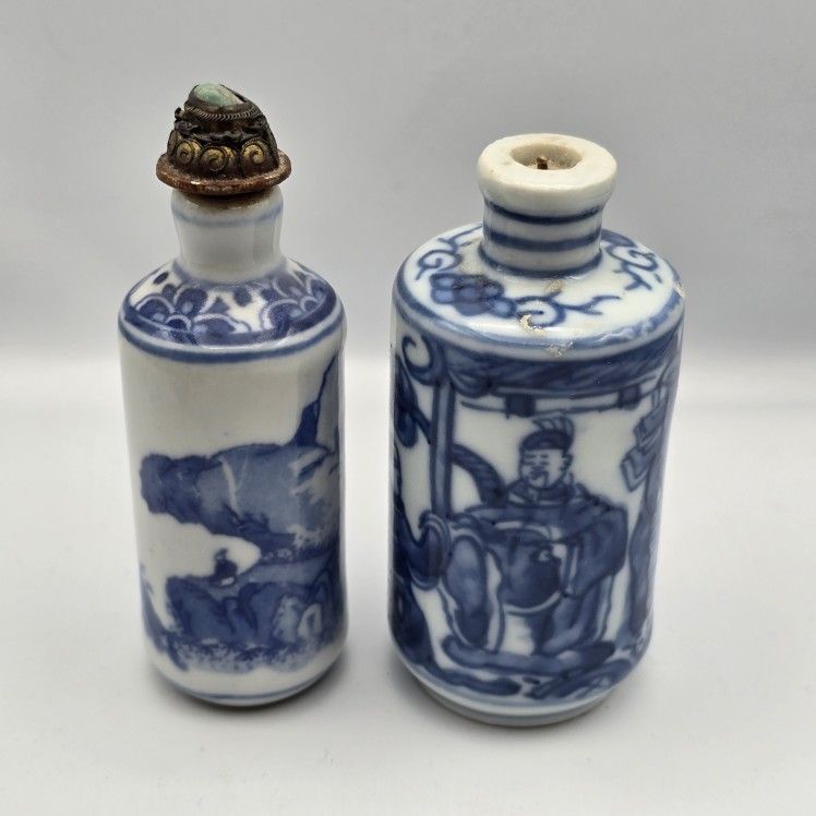 Two Qing Dynasty snuff bottle blue white porcelain Rare!